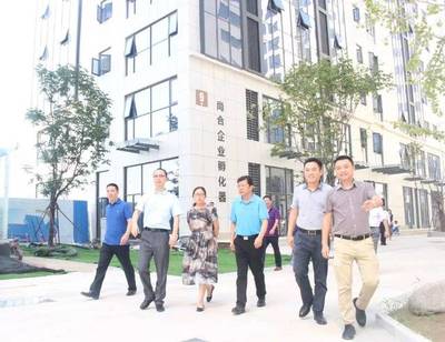 鄭州市商務(wù)局副局長(zhǎng)曹宏偉一行蒞臨園區(qū)考察調(diào)研，共促鄭州軟件開發(fā)產(chǎn)業(yè)創(chuàng)新發(fā)展